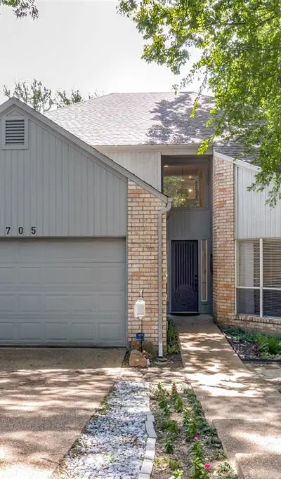 6705 Clear Springs Circle, Garland TX 75044 - Photo 2