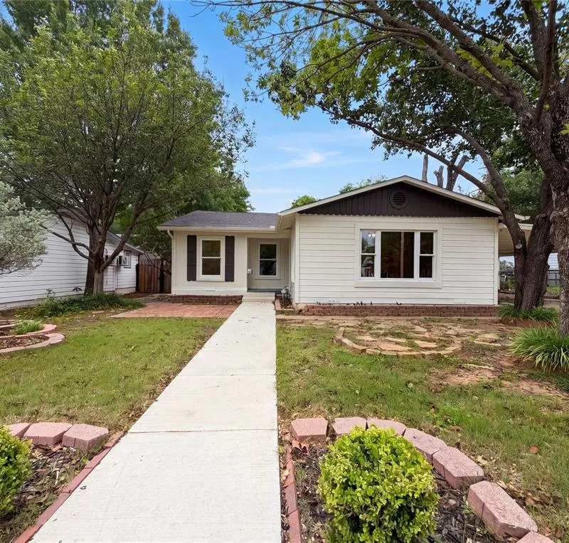 2724 Halbert Street, Fort Worth TX 76112