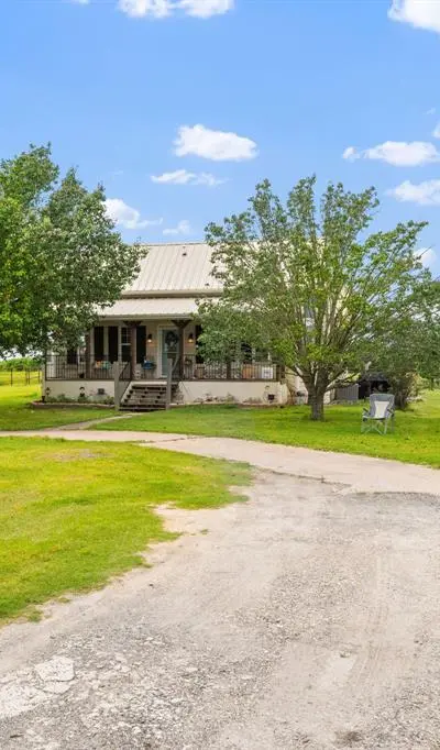 404 Fm 1566 W, Wolfe City TX 75496 - Photo 3