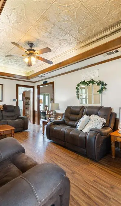 404 Fm 1566 W, Wolfe City TX 75496 - Photo 4