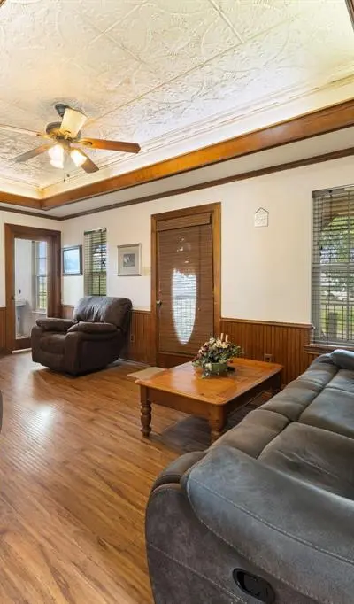404 Fm 1566 W, Wolfe City TX 75496 - Photo 5