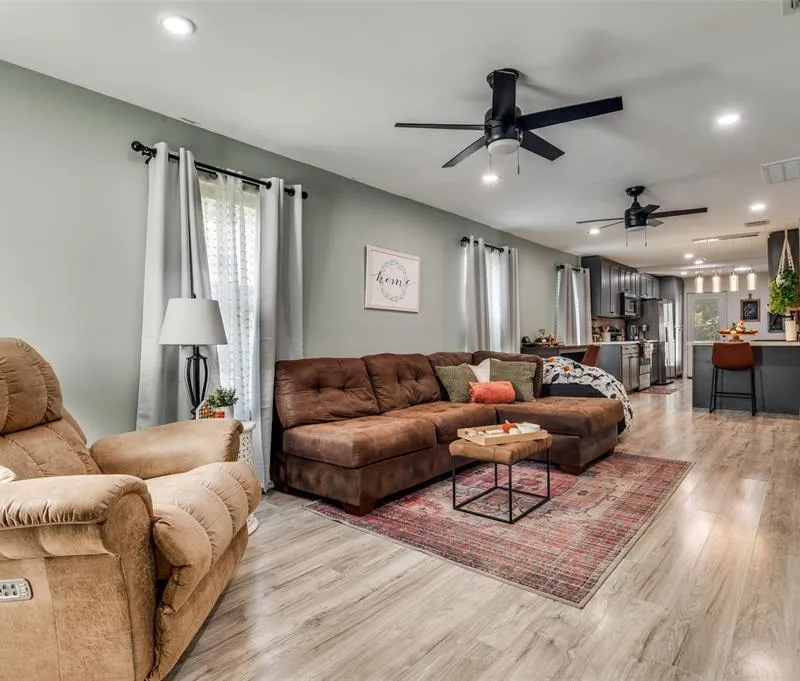 2535 Ghent Street, Dallas TX 75215