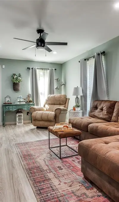 2535 Ghent Street, Dallas TX 75215 - Photo 2