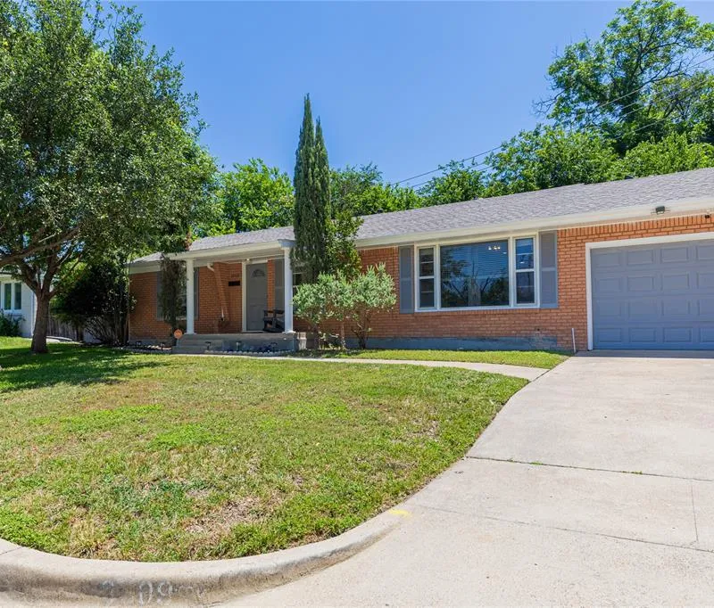 3509 Rogers Avenue, Fort Worth TX 76109