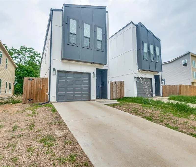2325 Budd Street, Dallas TX 75215