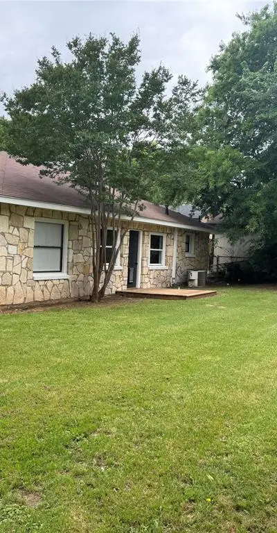 607 E Hundley Drive, Lake Dallas TX 75065 - Photo 2