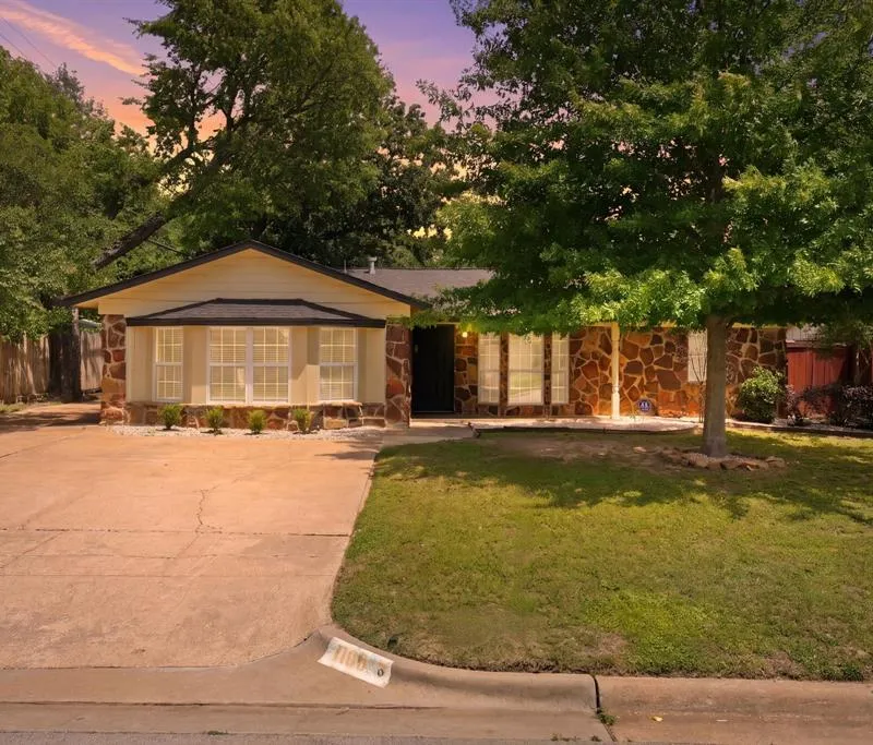 1108 Billie Ruth Lane, Hurst TX 76053
