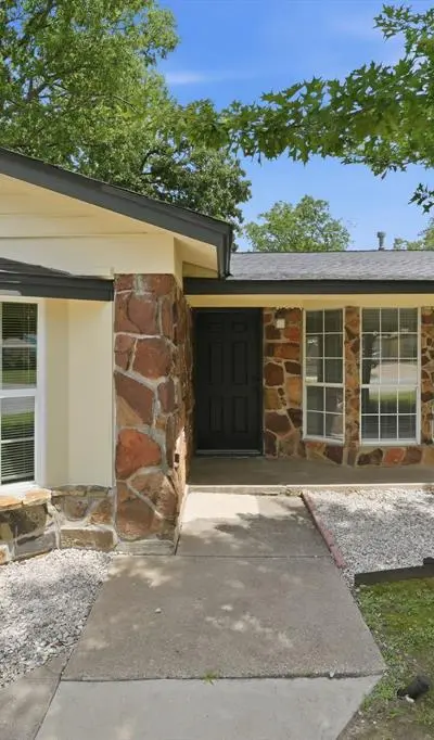 1108 Billie Ruth Lane, Hurst TX 76053 - Photo 2