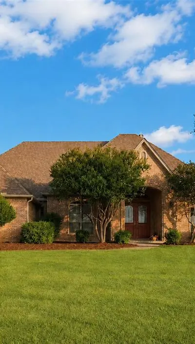 102 Buckskin Drive, Van Alstyne TX 75495 - Photo 2