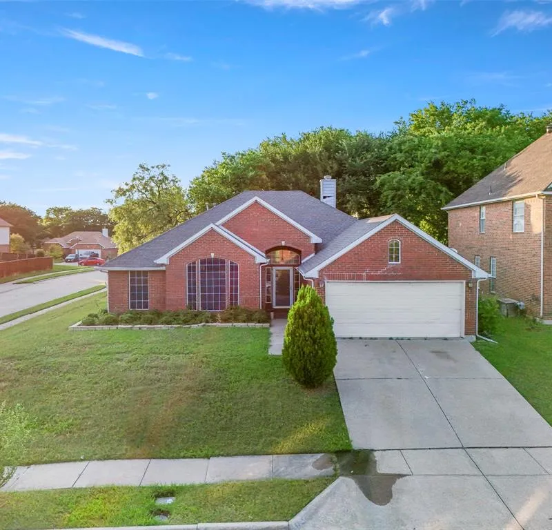 8343 Crystalwood Drive, Dallas TX 75249