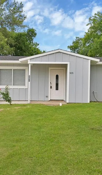 905 Skylark Drive, Arlington TX 76010
