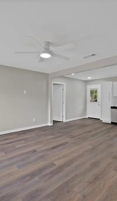 905 Skylark Drive, Arlington TX 76010 - Photo 3