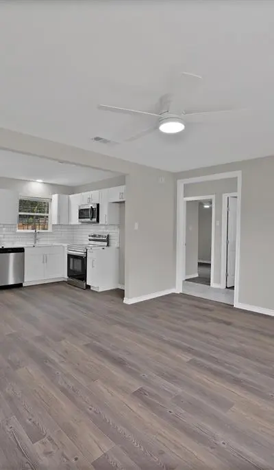 905 Skylark Drive, Arlington TX 76010 - Photo 5