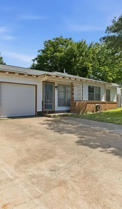 736 Oak Drive, Hurst TX 76053 - Photo 2