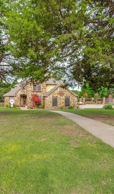 911 Bentle Branch Lane, Cedar Hill TX 75104