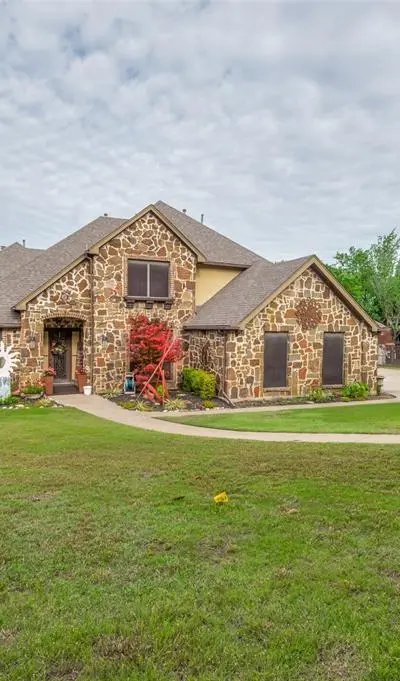 911 Bentle Branch Lane, Cedar Hill TX 75104 - Photo 2