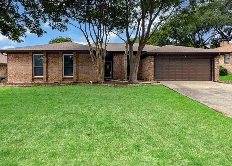 510 Evans Drive, Euless TX 76040