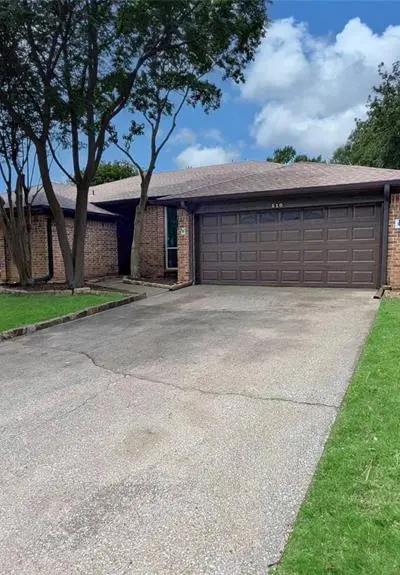 510 Evans Drive, Euless TX 76040 - Photo 2
