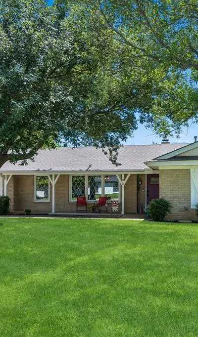 901 Raintree Road, Fort Worth TX 76103 - Photo 2