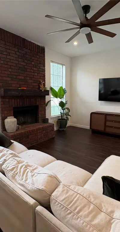 6923 Rolling Creek Lane, Dallas TX 75236 - Photo 2