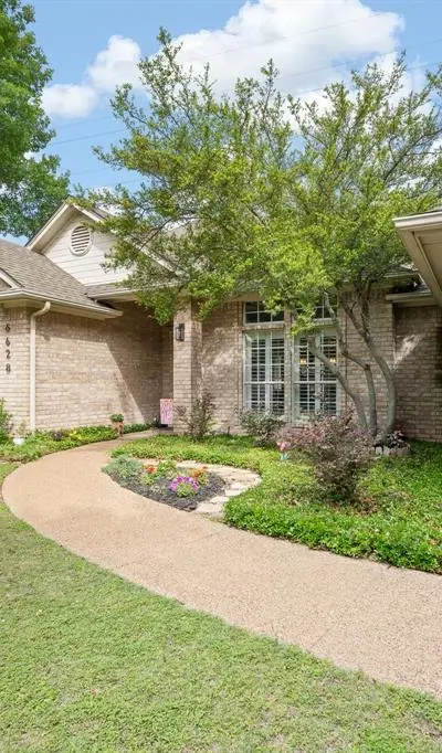6628 Westmoor Lane, Benbrook TX 76132