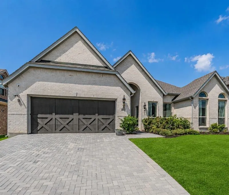 3205 Florence Drive, Corinth TX 76210