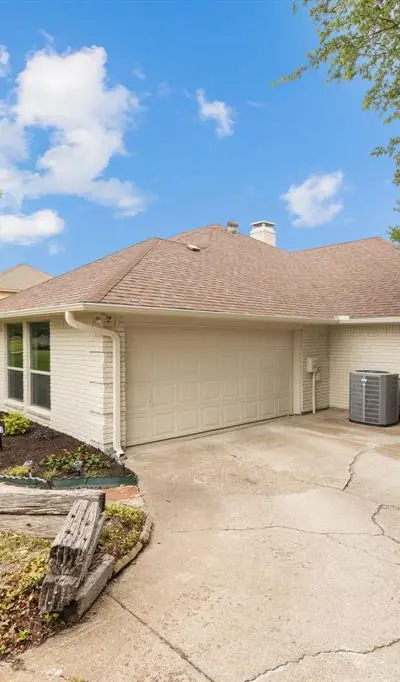 10112 Wandering Way Street, Benbrook TX 76126 - Photo 3