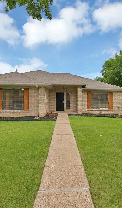 925 Creekview Drive, Mesquite TX 75181