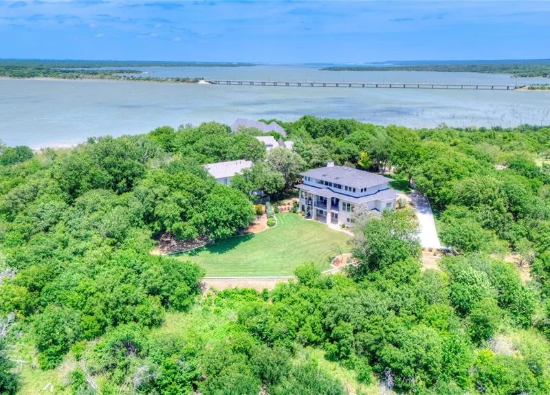 1132 Mallard Pointe Drive, Grand Prairie TX 75104