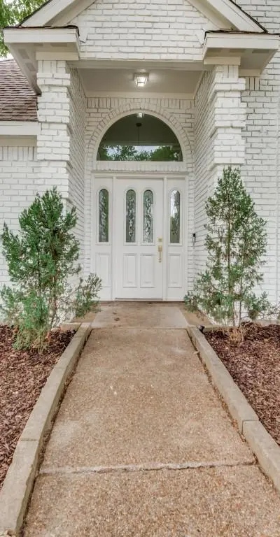4312 Avonshire Lane, Plano TX 75093 - Photo 2
