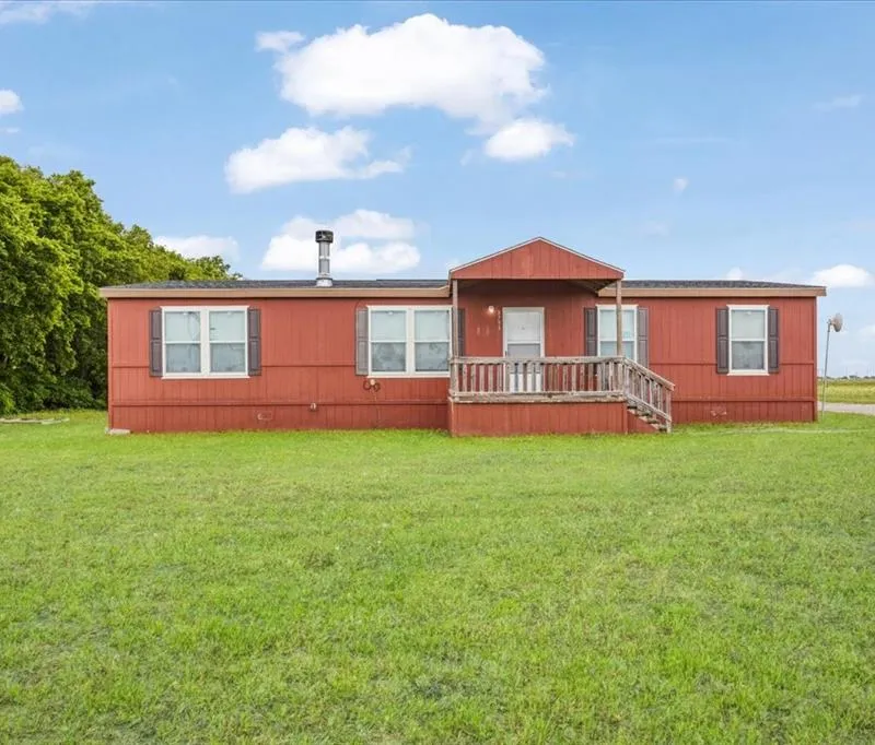8791 County Road 1143, Celeste TX 75423