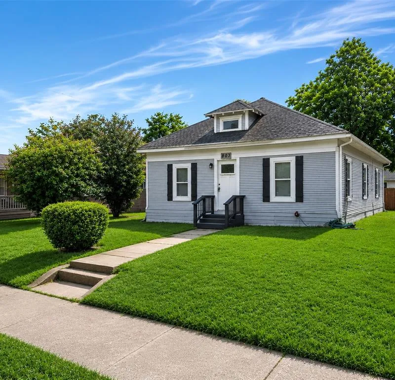 403 S Willomet Avenue, Dallas TX 75208
