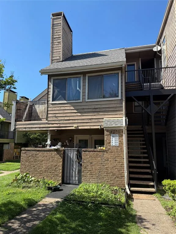 9835 Walnut Street # 204, Dallas TX 75243