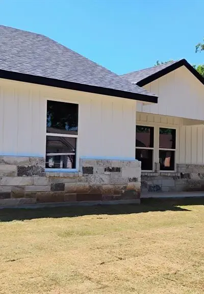 301 NW 23rd Street, Mineral Wells TX 76067 - Photo 2