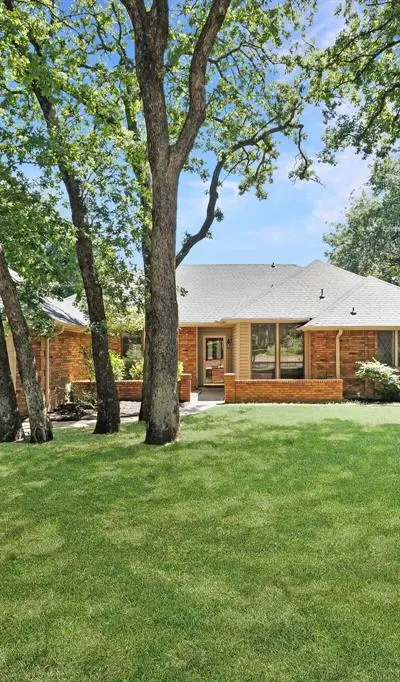 2015 Tanglewood Drive, Grapevine TX 76051
