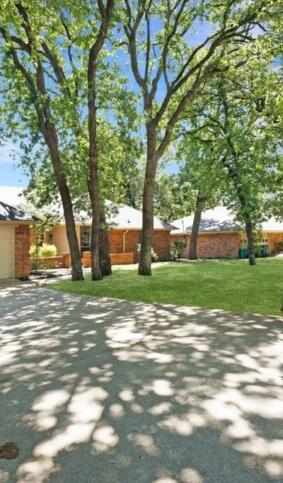2015 Tanglewood Drive, Grapevine TX 76051 - Photo 2