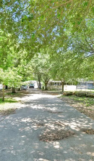 5313 Hidden Oaks Lane, Arlington TX 76017 - Photo 4