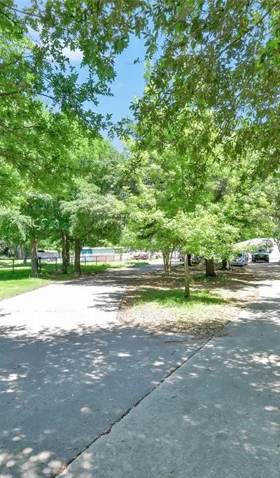 5313 Hidden Oaks Lane, Arlington TX 76017 - Photo 5