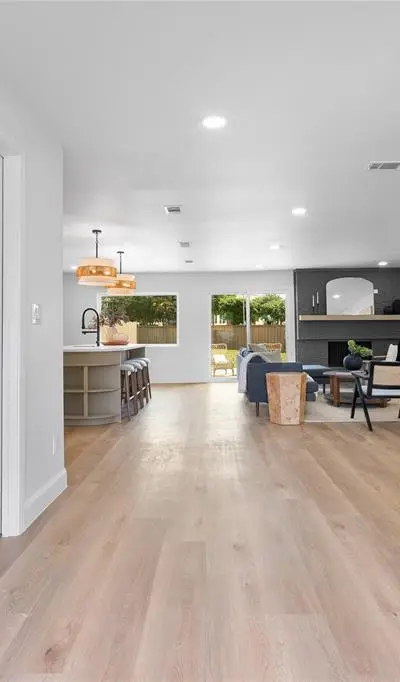 7881 La Cabeza Drive, Dallas TX 75248 - Photo 2