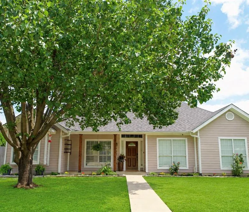 732 N Elm Street, Muenster TX 76252
