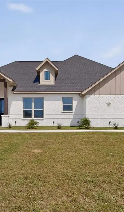 125 Remington Park Drive, Springtown TX 76082 - Photo 2