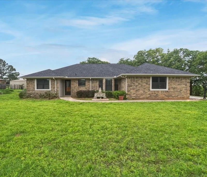 27020 Fm 902, Collinsville TX 76233