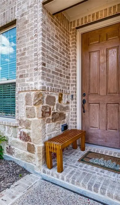 4567 Cypress Thorn Drive, Arlington TX 76005 - Photo 3