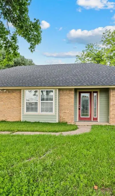 204 Overcrest Drive, Benbrook TX 76126