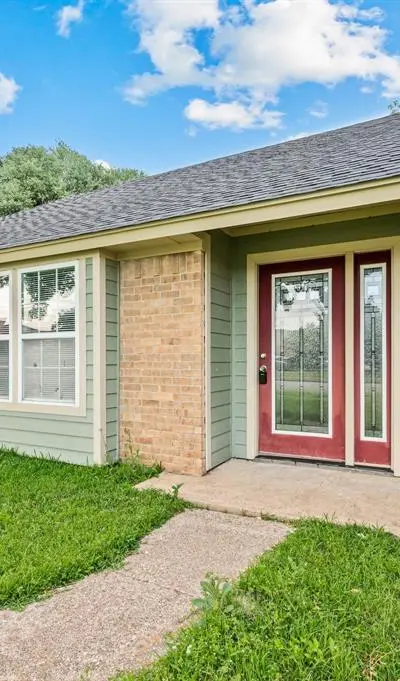 204 Overcrest Drive, Benbrook TX 76126 - Photo 5