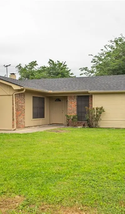 5621 Brent Drive, Haltom City TX 76148 - Photo 3