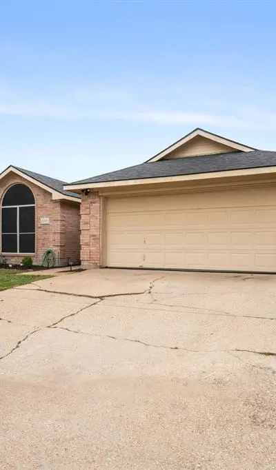 5916 Alcova Lane, Dallas TX 75249 - Photo 2