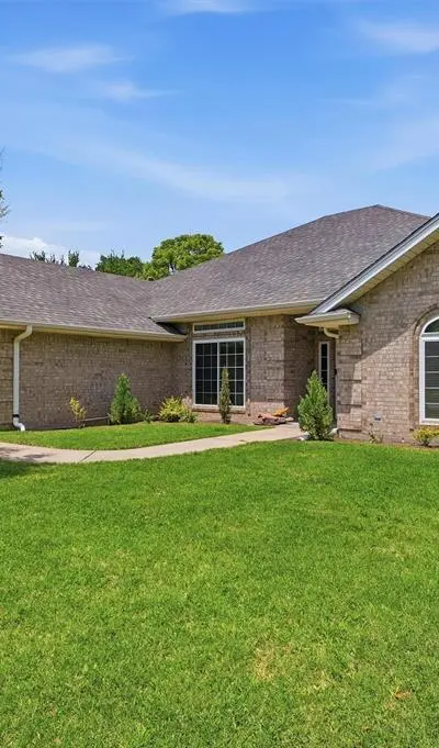 912 Wheeler Creek Drive, Gainesville TX 76240 - Photo 2