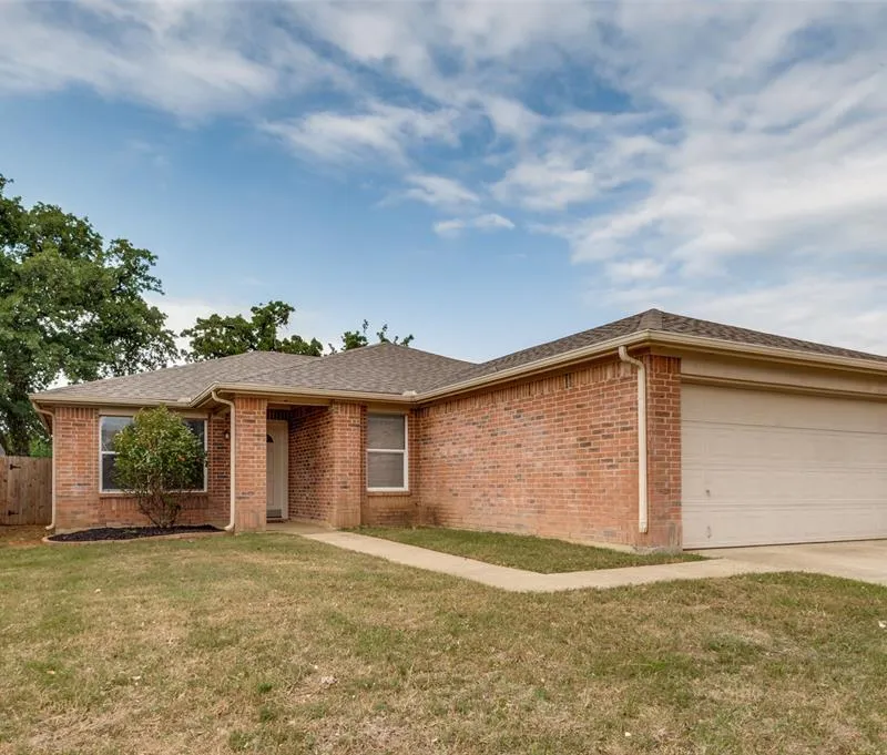 7940 Hidden Brook Drive, Fort Worth TX 76120