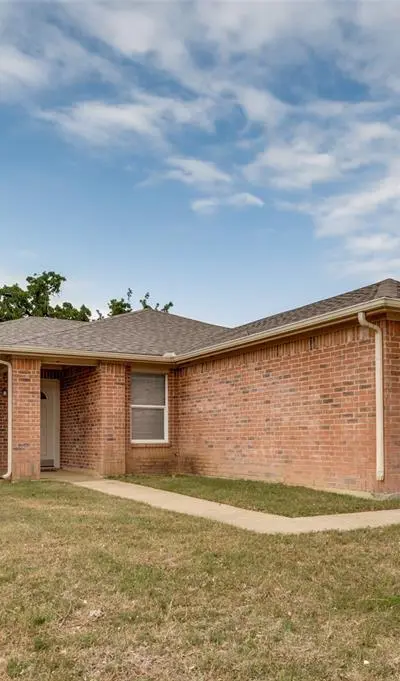 7940 Hidden Brook Drive, Fort Worth TX 76120